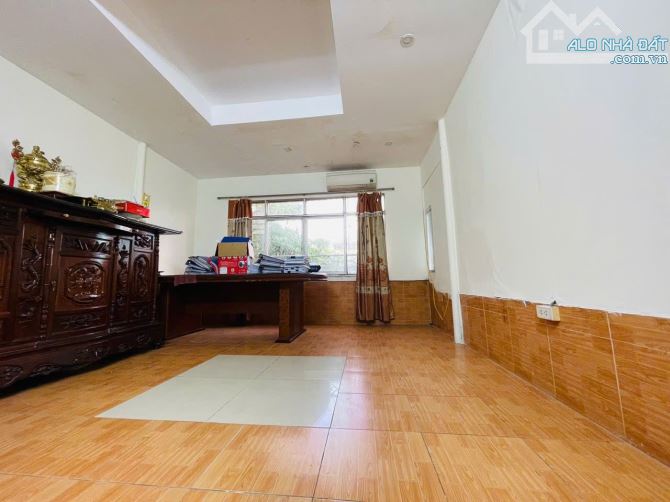 SIÊU PHẨM ĐỐNG ĐA -NHÀ DÂN XÂY 4 TẦNG -PHÂN LÔ QUÂN ĐỘI -NGÕ RỘNG -GIÁ 10 TỶ - 2