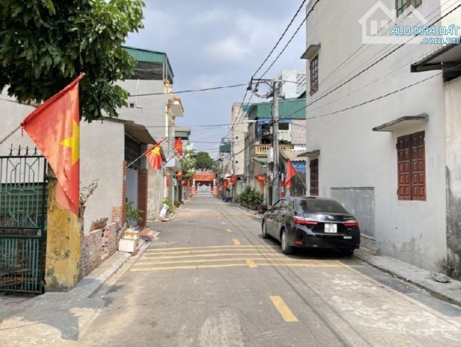 Nhỉnh 5 tỷ/53 M2/3.5 m tiền/ Nguyễn Bình.Dương Xá. - 2