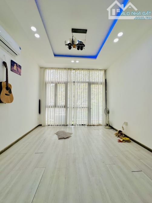HẺM XE HƠI 10m - PHÚ NHUẬN -41m2 -4 TẦNG -4 PN - ST -7.5 TỶ - 2