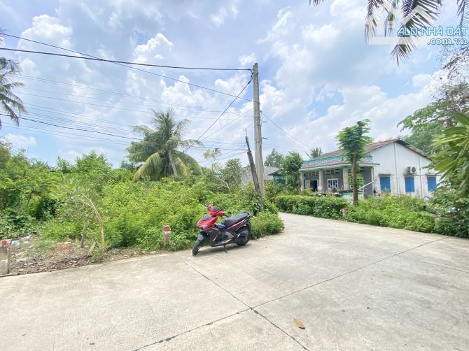 Bán 600m2 thổ cư, 2MT đường liên ấp 6M, Long Định, Cần Đước, Long An, giá 3,5 tỷ - 2