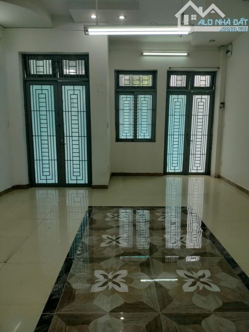 Bán nhà 4 tầng DT 111m² - Tô Hiến Thành, Quận 10 - Giá cực tốt - 2