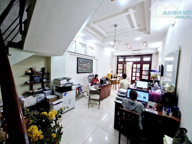 Bán gấp nhà đẹp ở ngay MTKD Cao Lỗ , xe hơi ngủ nhà, 80m2, SHR, HCĐ, chỉ 14,6 Tỷ. - 2