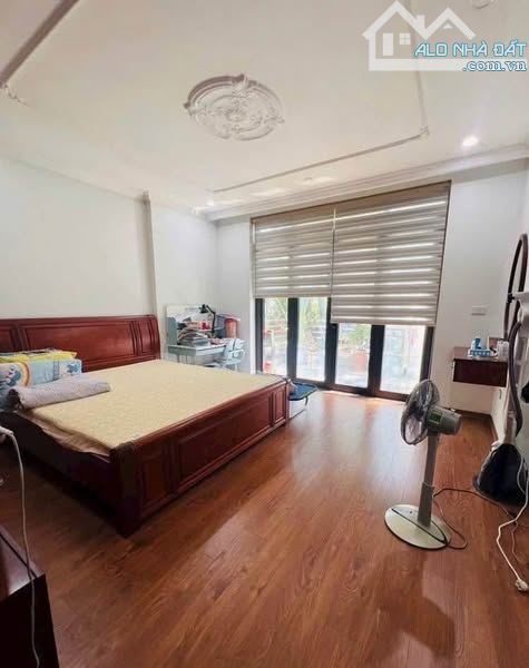 PHÂN LÔ VỈA HÈ Ô TÔ TRÁNH MỄ TRÌ KINH DOANH NGÀY ĐÊM 60m 23 tỷ - 2