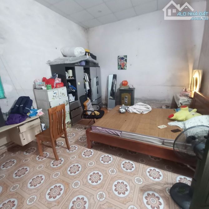 NHANH CHÂN ACE BÁN NHÀ CẤP 4 TỔ 2 ĐỒNG MAI - NGÕ THOÁNG- Ô TÔ LÙI CỬA - DT 52M MT4.88M - 2