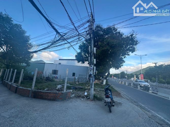 bán lô góc 2 mặt tiền ngang 13m Nguyễn Tất Thành Phước Đồng Nha Trang - 2
