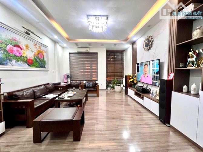 Dân xây Hoàng Cầu, phân lô ô tô 2 mặt ngõ, kinh doanh, ô tô vào nhà, 61m*4T - 2