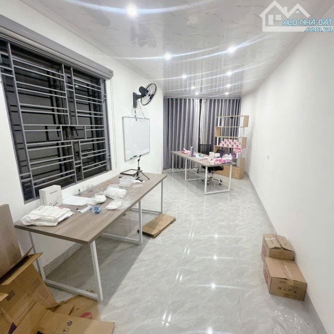 CHỈ 16 TỴ- HAI MẶT PHỐ- VỈA HÈ- KINH DOANH-4 TẦNG- ĐỐNG ĐA- Ô TÔ ĐỖ TRÁNH - LÔ GÓC- MT 3.5 - 2
