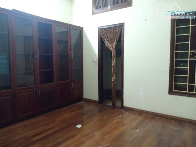 Cho thuê nhà liền kề 106 Hoàng quốc việt 70m2x4T ô tô tải đỗ cửa làm vp lớp học - 2