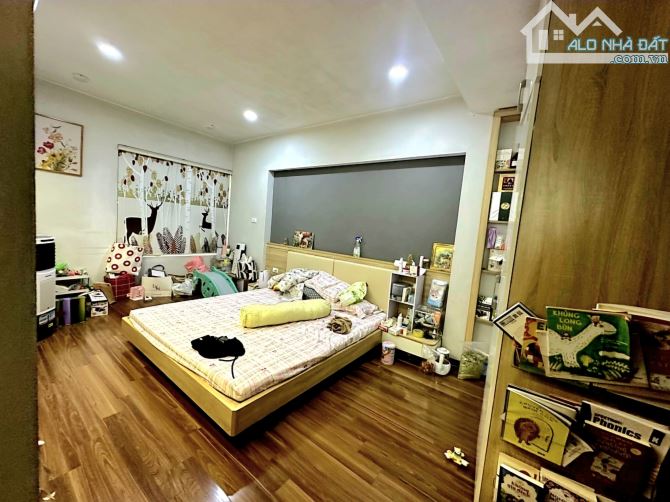 BÁN NHÀ MỄ TRÌ: NHÀ 5 TẦNG - LÔ GÓC - NGÕ THÔNG - VF6 ĐỖ CỬA, VÀO NHÀ - CHỈ 7.95 TỶ! - 2
