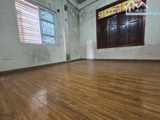 Tam trinh bán nhà 4 tầng dân xây lô góc gần phố hoàng mai - 2