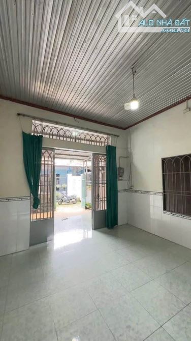 Chỉ với 965 triệu ! Sở hữu ngay căn nhà ở gần chợ Đầu Mối Hóc Môn - 94m2 - Sổ hồng riêng - 2
