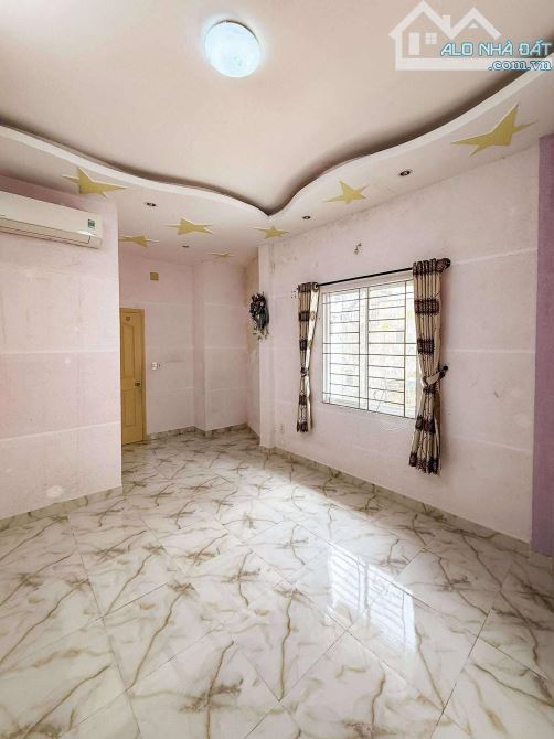 NGUYỄN VĂN TRỖI • NGUYỄN ĐÌNH CHÍNH P15 PHÚ NHUẬN • 3 TẦNG ĐÚC THẬT • 2 CĂN RA HẺM LỚN - 2