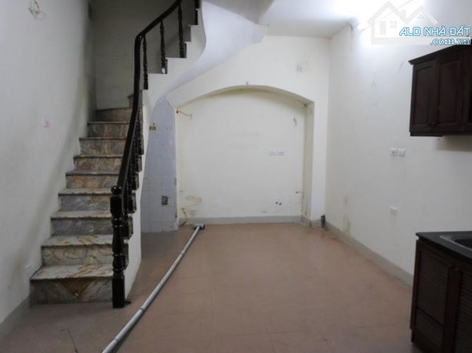 Cho thuê nhà riêng 3,5 tầng phố Vũ Thạnh, Hào Nam - 2