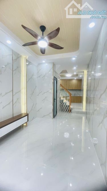 Bán gấp nhà mới 3 tầng, 3 PN Ni Sư Hùynh Liên, hẻm xe hơi, gần chợ Tân Bình, 4.x tỷ. TL - 2
