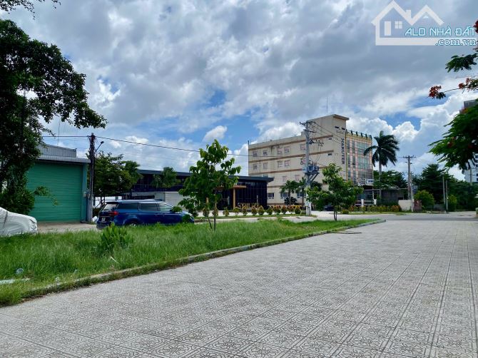 Chủ Kẹt Tiền Cần Bán Gấp Đất Đường Bờ Bao Sông Sài Gòn, Đối Diện Trường Học Căn Hộ SYMLIFE - 2