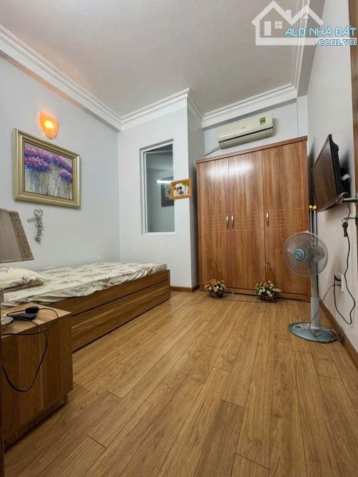 🏚️Nhà đẹp dân xây  mặt phố Phạm Khắc Quảng - Giang Biên, dt: 40m2x 4T, giá: 15 tỷ - 2
