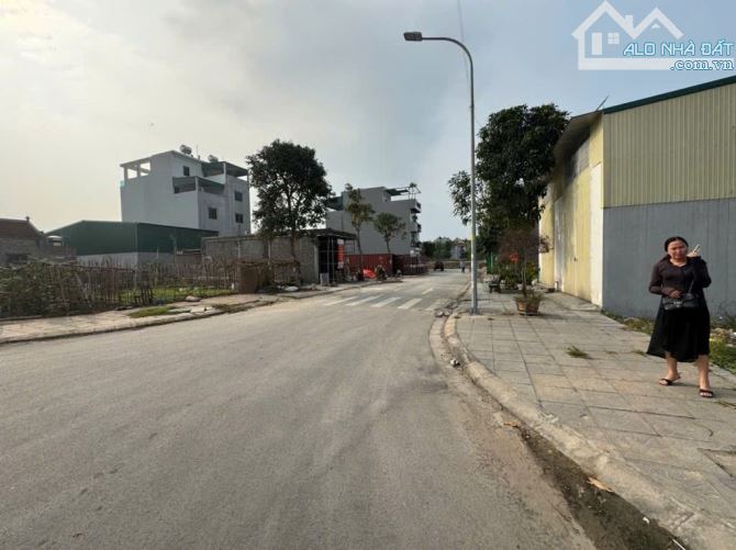 BÁN ĐẤT TỪ SƠN BẮC NINH-100m2 NHỈNH 7 TỶ-Ô TÔ THÔNG BÀN CỜ-VỈA HÈ RỘNG-KINH DOANH - 2