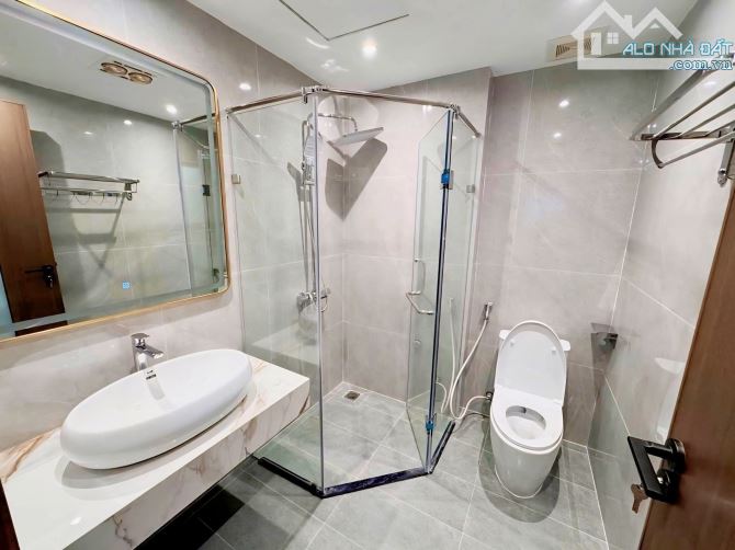 Bạn em đang cần bán nhà 44m, 5 tầng mới xây ở Ngô Thì Nhậm,Hà Đông chỉ 8t - 2