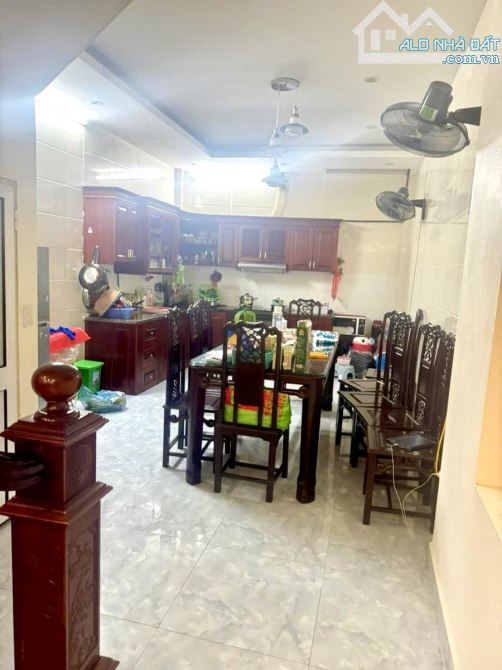 GIÁ TUYỆT CHỦNG PHỐ LÁNG HẠ  - 15M RA PHỐ LÁNG HẠ - Ô TÔ ĐỖ CỬA - 4 TẦNG 63M CHỈ HƠN 13 TỶ - 2
