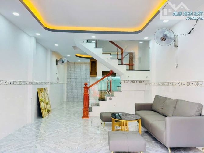 NHÀ 2 TẦNG LÔ GÓC 2 MẶT HẺM 38M2 HXH GẦN MẶT TIỀN BÙI VĂN NGỮ SÁT BÊN CHỢ NGÃ BA ĐÔNG - 2