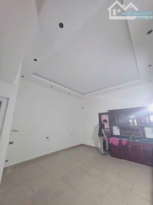 Bán nhà 3 tầng Long Khám Việt Đoàn dt 73m mt 5m hướng đông giá 6.2 tỷ - 2