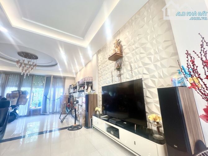 NHÀ PHỐ 4 TẦNG– ĐƯỜNG 14M- NGANG 6M– KDC CÁN BỘ CẤP CAO– PHƯỚC KIỂN, NHÀ BÈ- GIÁ NHỈNH 8 T - 2