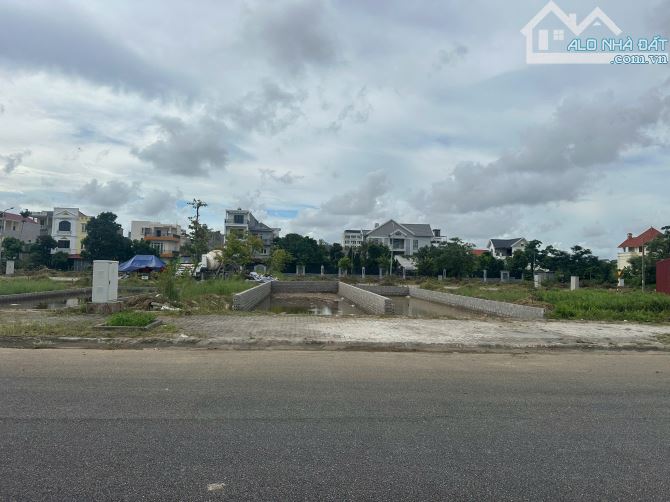 ✅ Siêu Phẩm LÔ GÓC 77,8M NGANG 5M ĐƯỜNG 25M CÁCH CẦU RÀO 1KM. GIÁ CHỈ 3.8X TỶ - 2
