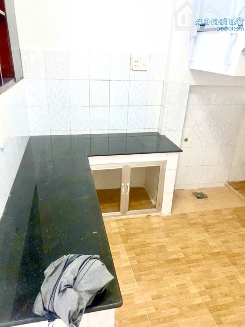 NGUYỄN THIỆN THUẬT PHƯỜNG 2 QUẬN 3- DT: 3.3*10.8M- 8 TỶ 95 - 2