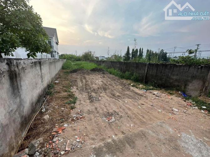 Mặt tiền Nguyễn Văn Lâu đoạn khu dân cư đông đúc - 2