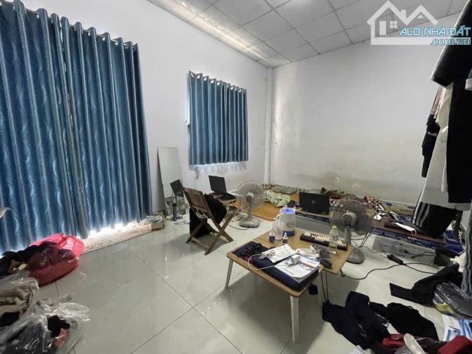 Bán nhà 2 tầng Q9 - Chỉ 5.2 tỷ - Dòng tiền - cách Nguyễn Văn Tăng 10m. - 2