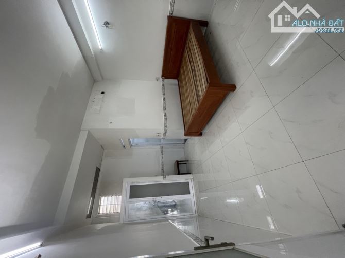 Quận 7 nhà 3 phòng ngủ cho thuê 13 triệu/tháng, 67m2, công nhận đủ, 5.x tỷ - 2