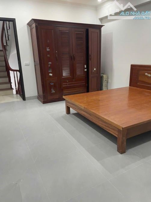 Cho thuê nhà nguyên căn ngõ 179 Vĩnh Hưng, Hoàng Mai. DT 35m x 5 tầng, giá 11tr - 2