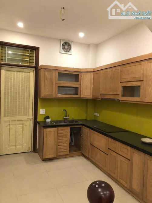 Cho thuê nhà nguyên căn Đặng Thái Thân, Phan Chu Trinh, Hoàn Kiếm. DT 40m x 4 tầng, giá - 2