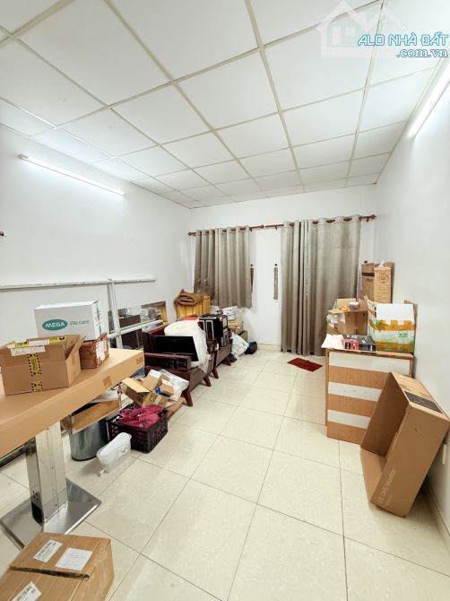 Bán nhà khu Vip Tân Sơn Nhì, 64m2 2 tầng mới, Sát hẻm ô tô, Chỉ 5tỷ1 TL tặng full nội thất - 2