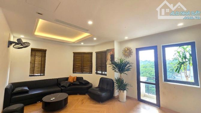 Bán gấp Nhà Mặt phố Trung Phụng Đống Đa 48m2 8 tầng mặt tiền 4.1m - 2