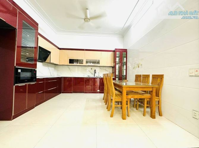 🌳Căn nhà 3 tầng ngõ 15 Khúc Thừa Dụ - Lê Chân - 90m2 - Giá 7,9 tỷ - đường 15m - 3
