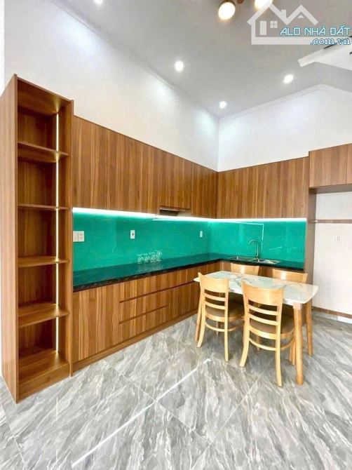BÁN NHÀ PHƯỜNG PHÚ HÒA: 3 phòng ngủ, 3 WC, phòng thờ - 3