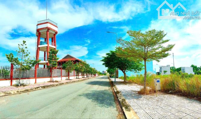 chủ bán gấp lô view hồ ở KDC Tân Đô DT 105m2 (5x21) SHR, full thổ, xây dựng tự do - 3