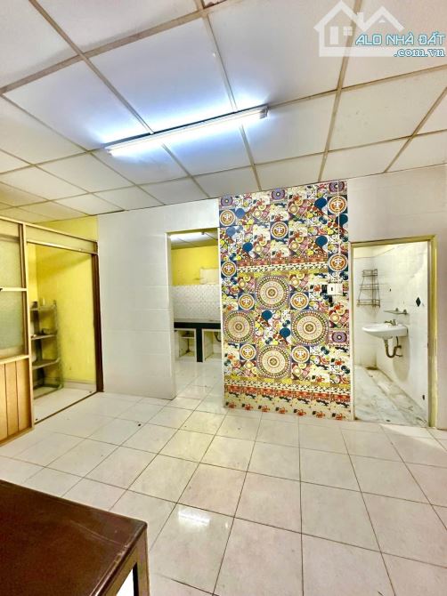 💁‍♂️ Bán nhà C4 cũ 100mv, Công nhận đủ. Hẻm xe hơi 6m, Không QH, LG. Gần chợ Tăng B. - 3