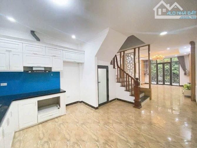 NHỈNH 9 TỶ BÁN NHÀ DỊCH VỌNG HẬU LÔ GÓC 2 THOÁNG SÁNG Ô CHỜ THANG MÁY GẦN BÃI Ô TÔ DÂN XÂY - 3