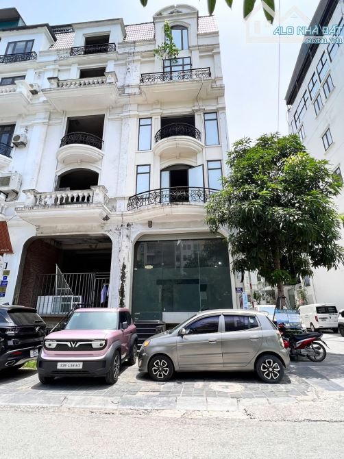 DUY NHẤT 1 CĂN BÁN -LÔ GÓC PHỐ DỊCH VỌNG HẬU -DT 99M2 6T MẶT TIỀN 5.3M-GIÁ 58.8 TỶ - 3