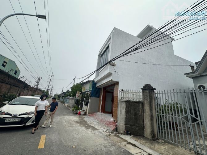 Bán căn nhà 2,5tầng mới tinh về ở ngay trục đường liên thôn buôn bán kinh doanh cực tốt - 3