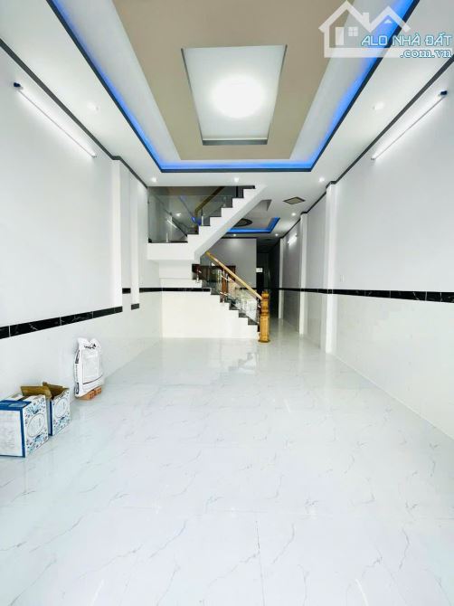 Cần bán căn nhà thiết kế Tân Cổ điển ngay gần cty ChangShin, giá 2ty150 Diện tích 5×20 - 3