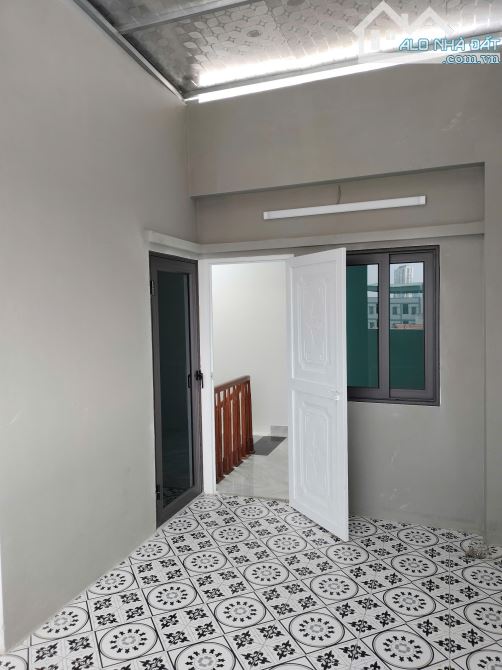 BÁN NHÀ GẦN BỂ BƠI ĐA SỸ - DTSD TRÊN 50M2 - MT 4.3M CHỈ CHƯA ĐẾN 6 TỶ - 3