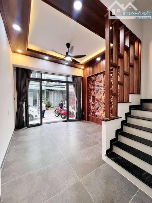 Mặt tiền Trần Thủ Độ, 4 tầng, nhà mới chỉ hơn 8 tyt xíu - 3