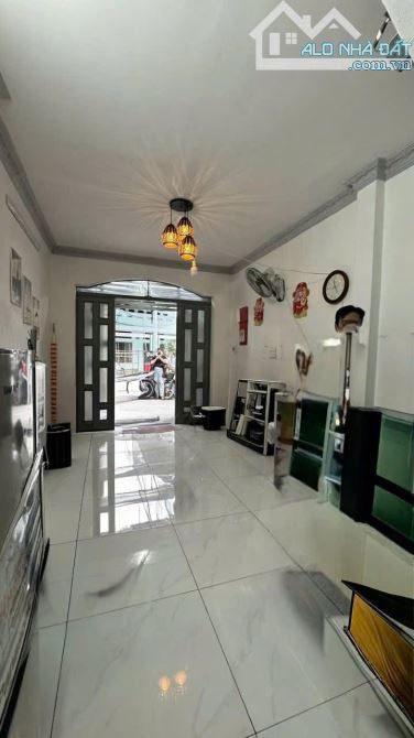 Chỉ 2 tỷ 580 triệu có nhà 1 lầu sổ hồng riêng đường 5m lê văn khương q12 - 3