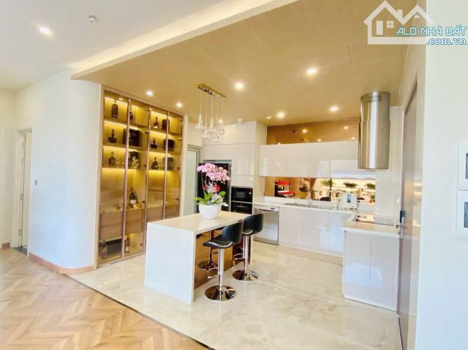 Penthouse  VHCP căn góc 3PN + 3wc - 166m2 Tầng 42 view thoáng, full nội thất, 25 tỷ - 3