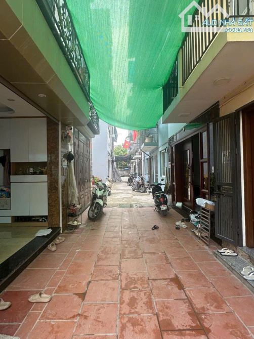 BÁN ĐẤT LÀNG CỔ NGÕ 81 ĐÔNG NGẠC – LÔ GÓC -DT 44M2.MT CHÍNH 5.5M.Ô TÔ.GIÁ HƠN 7 TỶ - 3