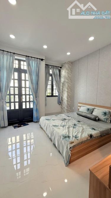 BÁN NHÀ MỚI 3 TẦNG 56M2 ( 4M X 14M) - HẺM XE HƠI - HIỆP THÀNH 46 Q12. - 3
