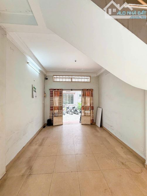 Nhà Nguyễn Kiệm _ P3, Phú Nhuận. DT 70m2. 4 tầng. 4m x 15m nở hậu. Giá 8.85 tỷ. - 3